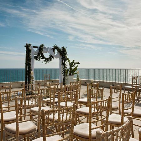 Me Sitges Terramar Hotel Bagian luar foto The rooftop at the Beverly Hills Hotel