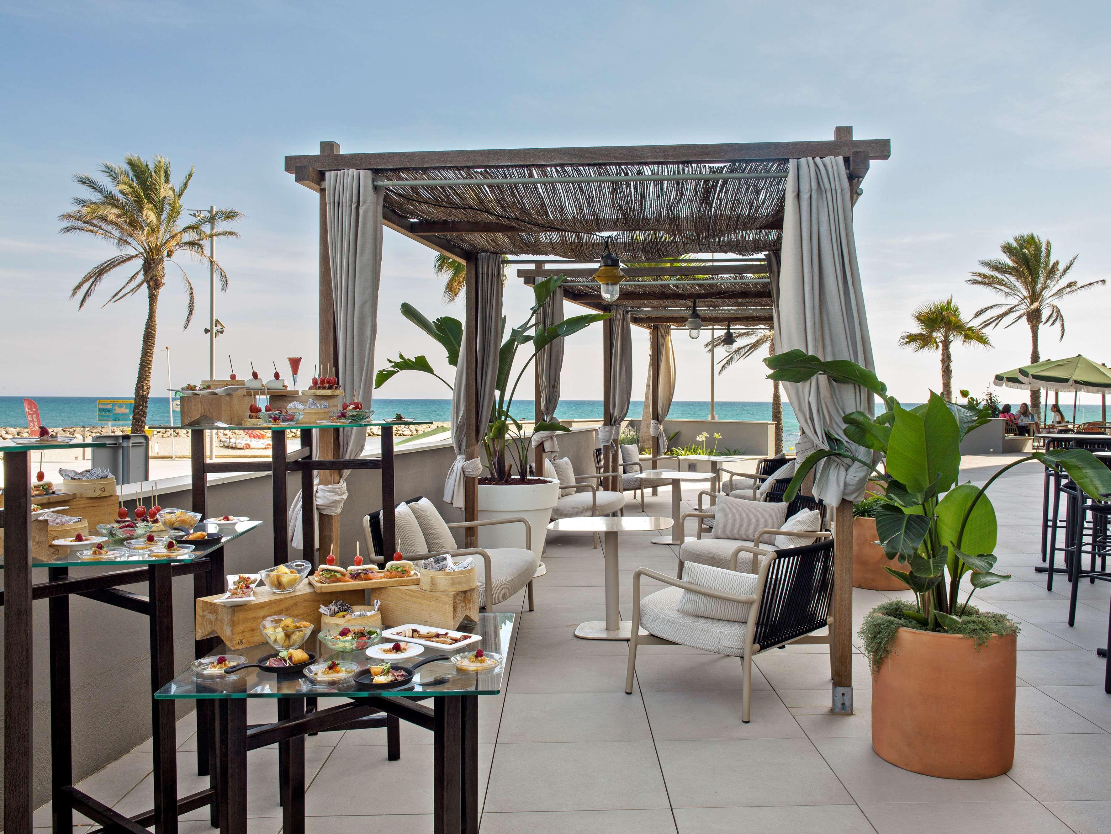 Me Sitges Terramar Hotel Bagian luar foto The Beach at The Westin