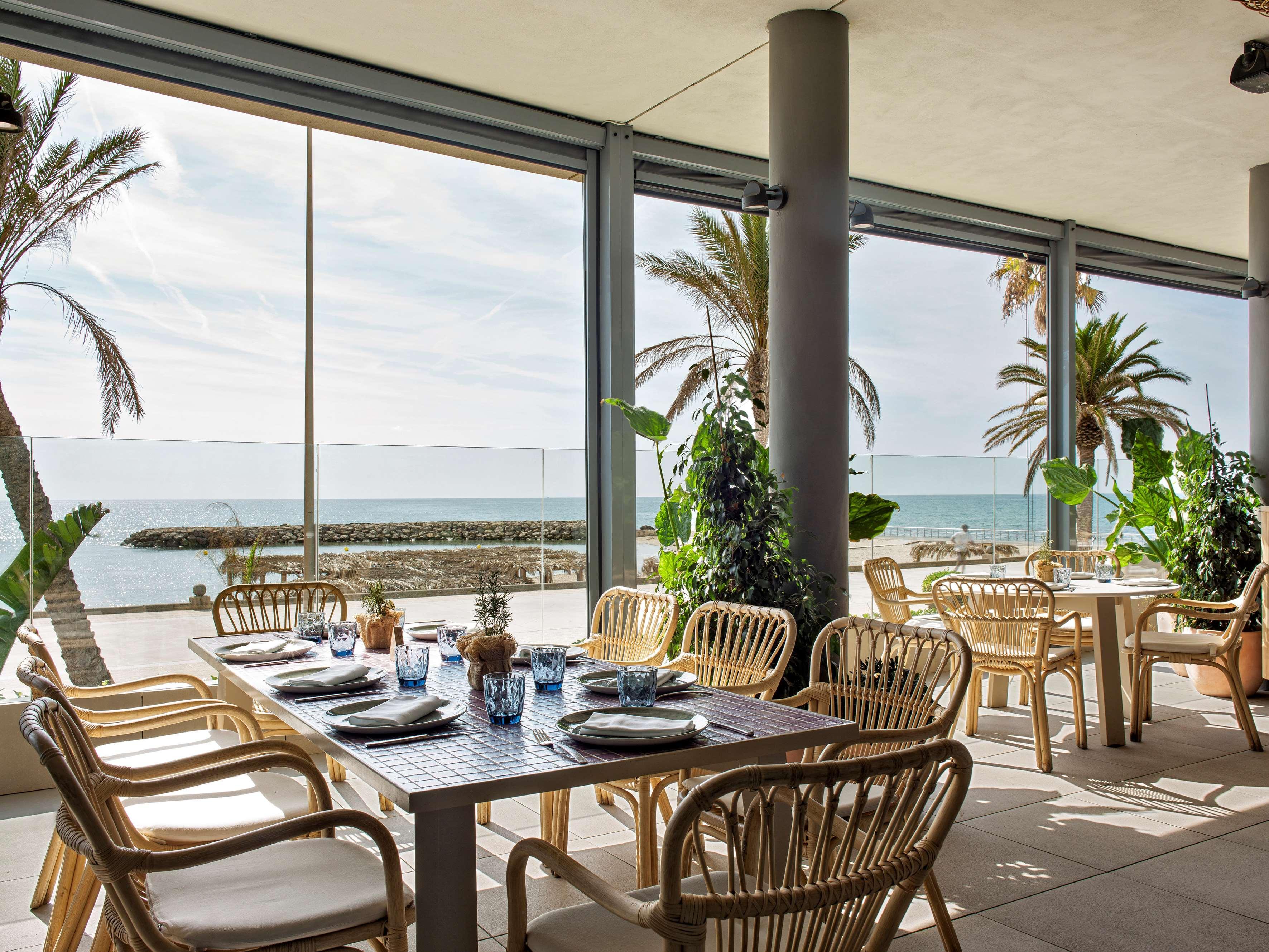 Me Sitges Terramar Hotel Bagian luar foto Restaurant