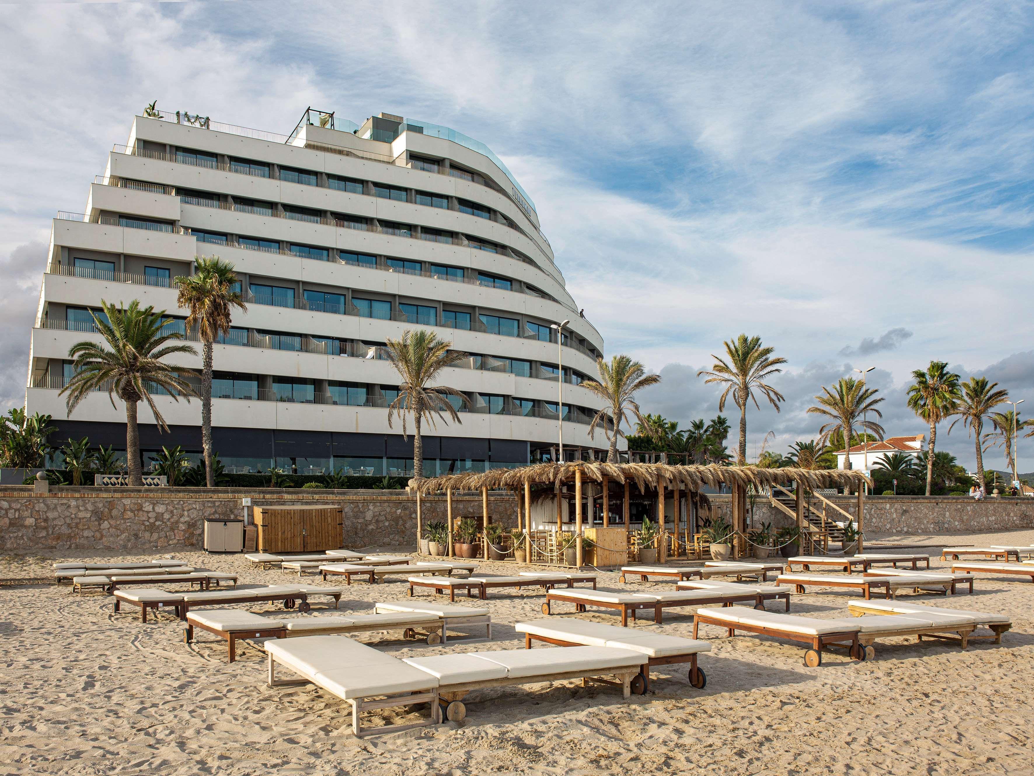 Me Sitges Terramar Hotel Bagian luar foto