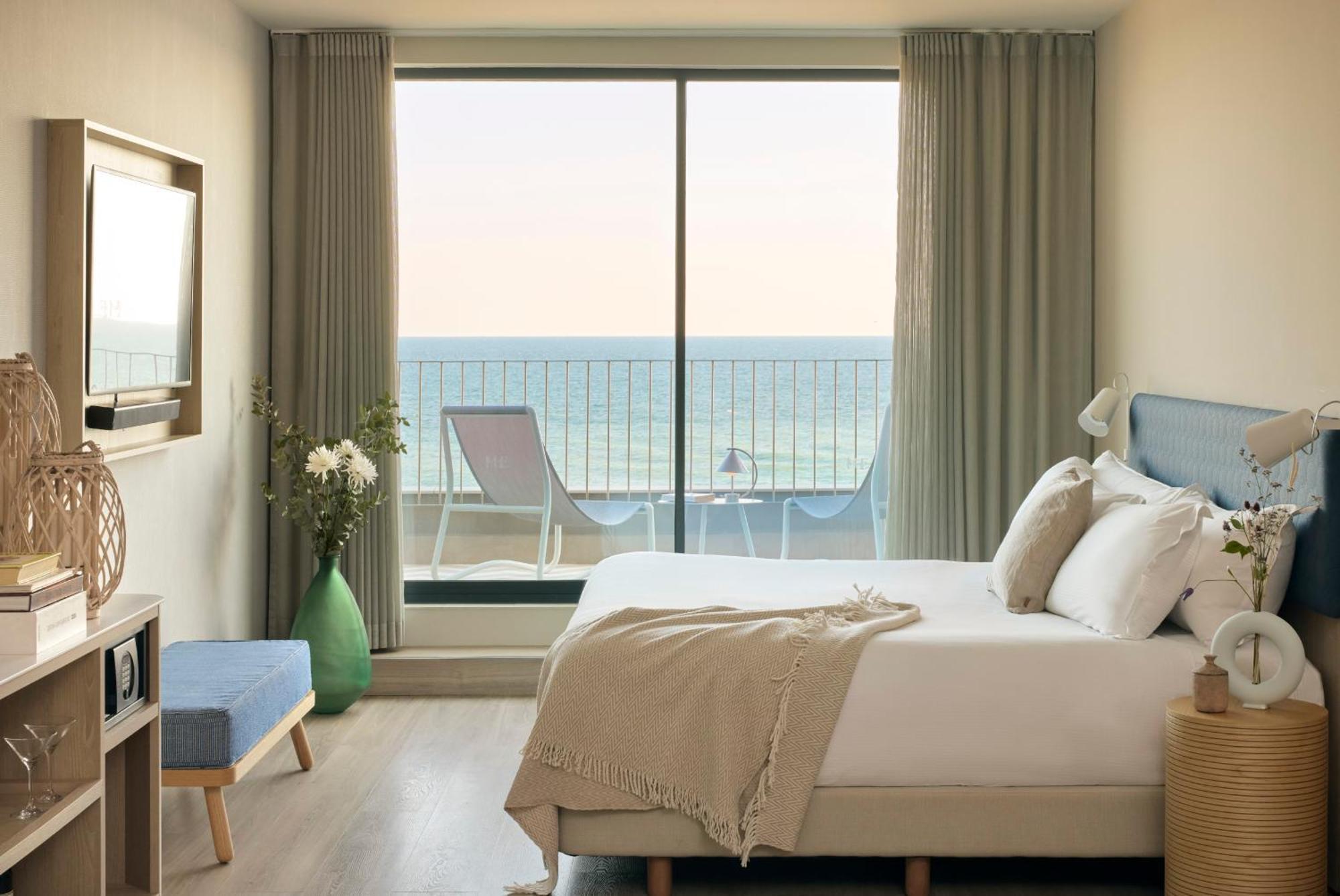 Me Sitges Terramar Hotel Bagian luar foto