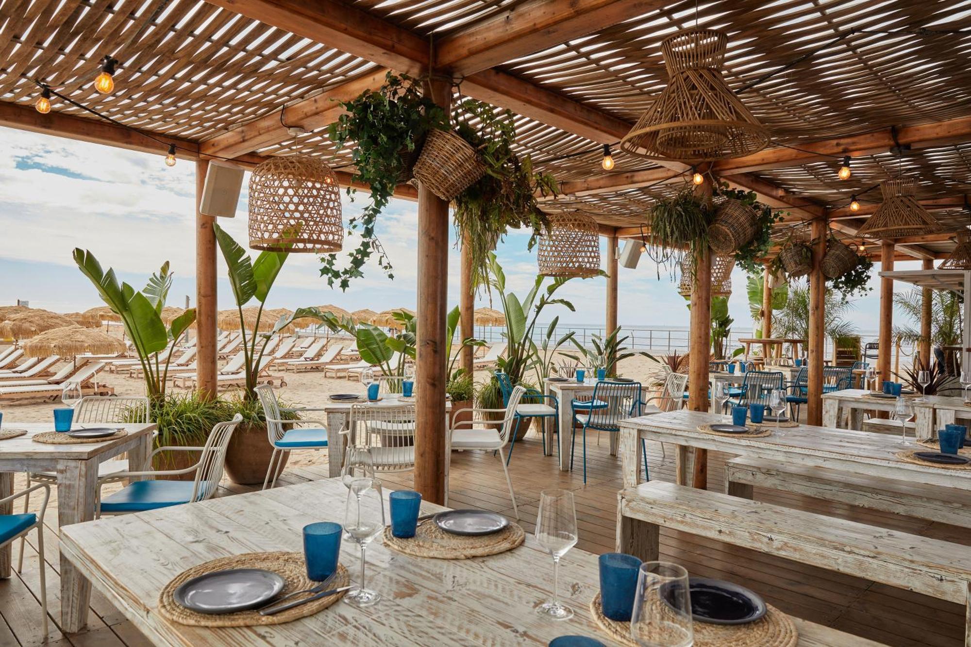 Me Sitges Terramar Hotel Bagian luar foto The Beach Club