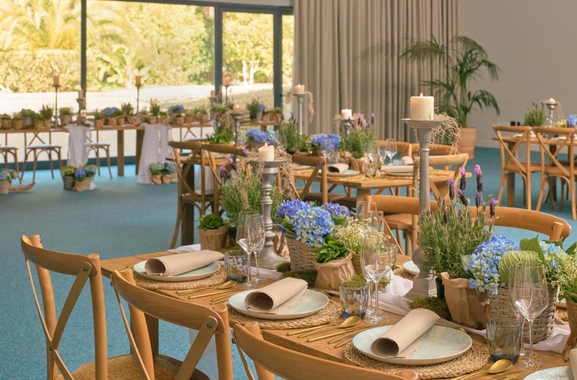 Me Sitges Terramar Hotel Bagian luar foto The interior of the restaurant