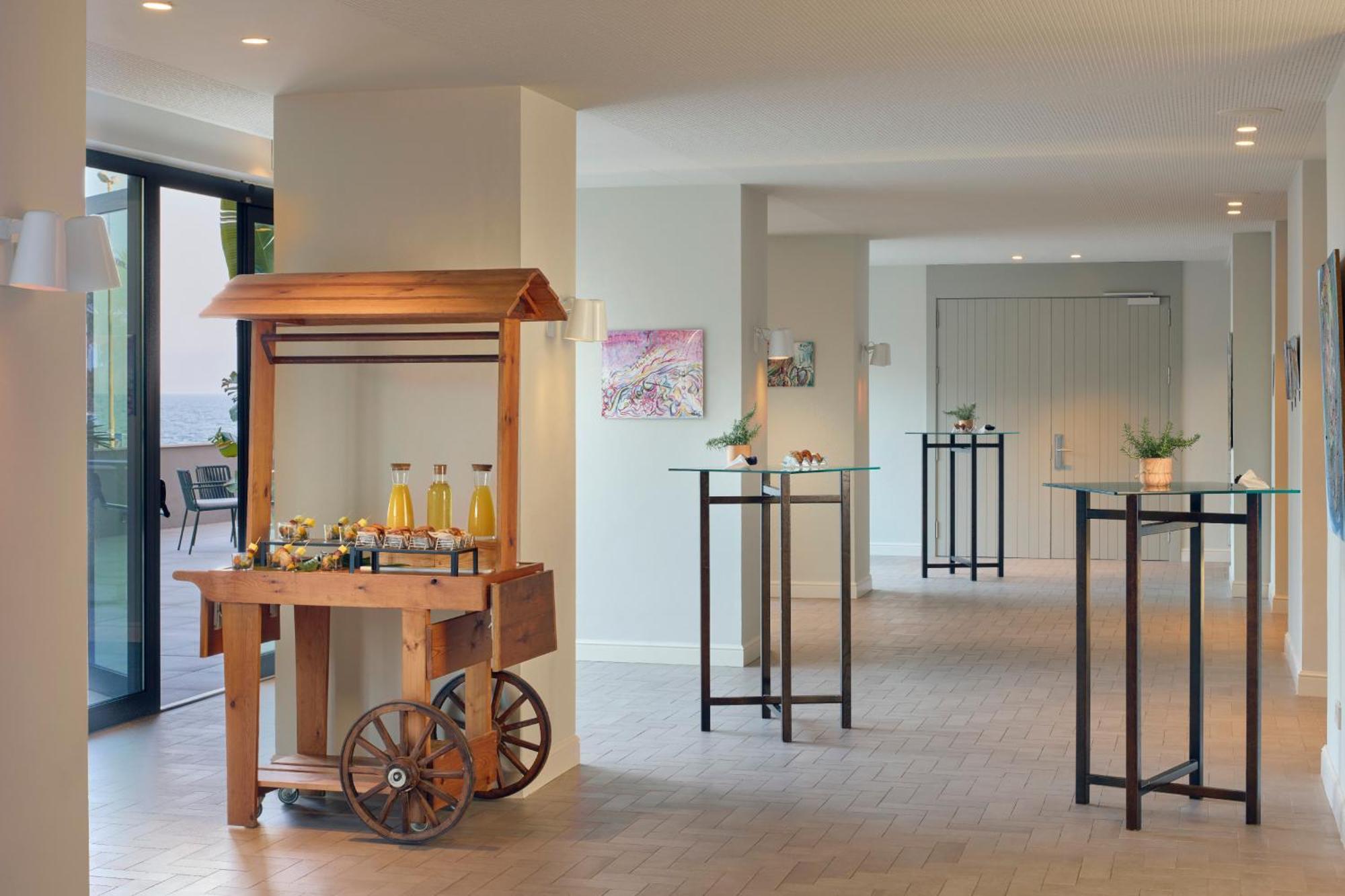 Me Sitges Terramar Hotel Bagian luar foto The Gallery