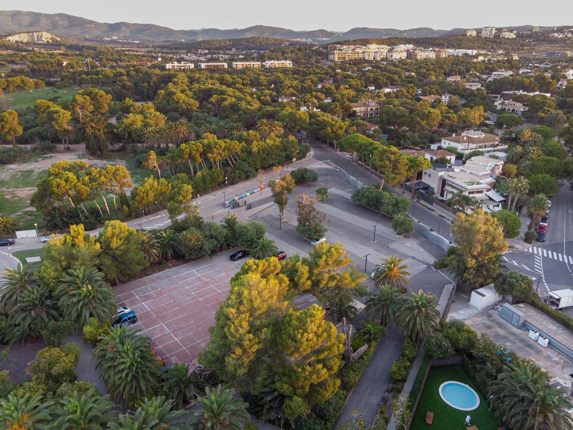 Me Sitges Terramar Hotel Bagian luar foto Aerial view of the park