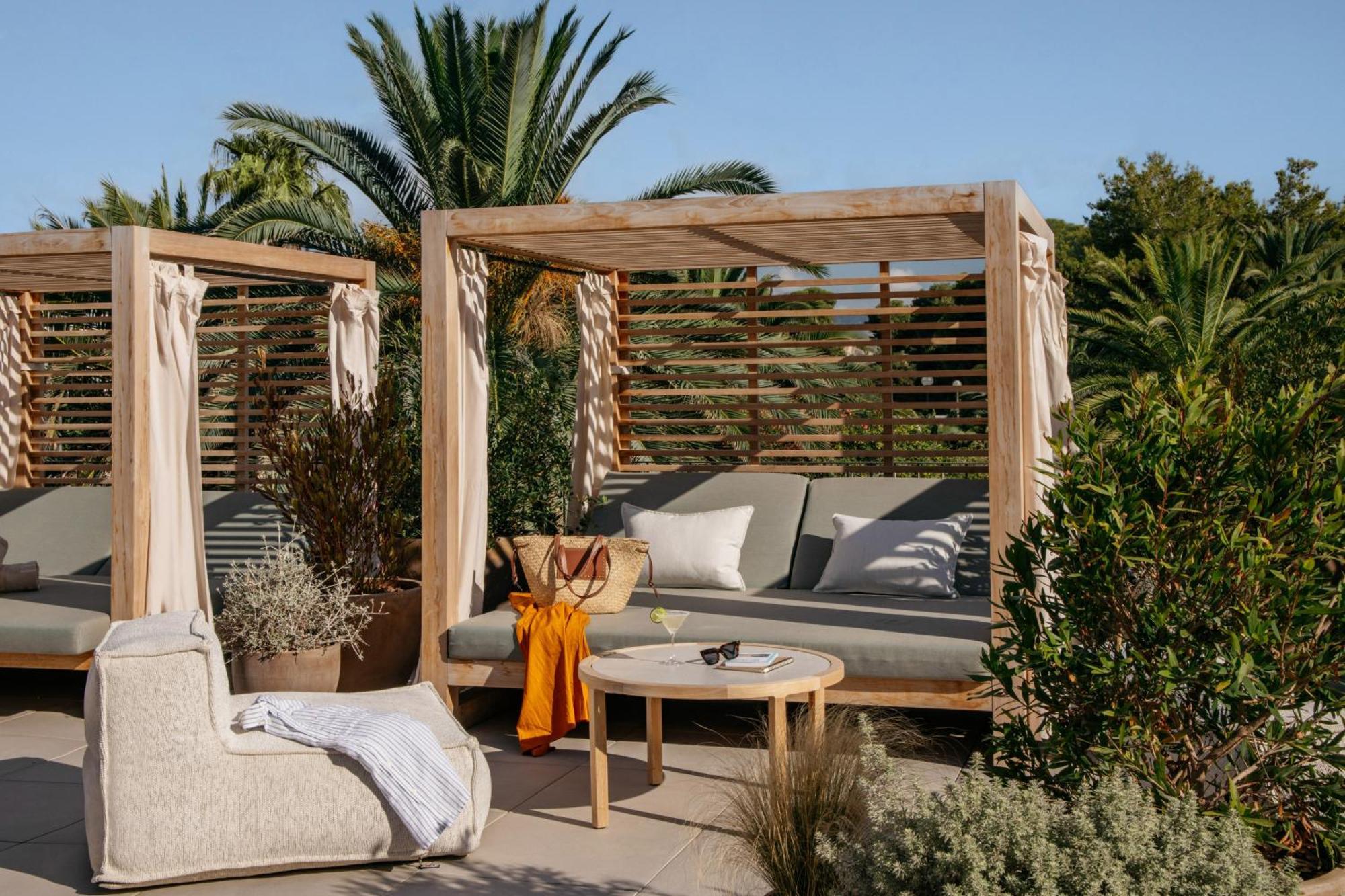 Me Sitges Terramar Hotel Bagian luar foto Pergola
