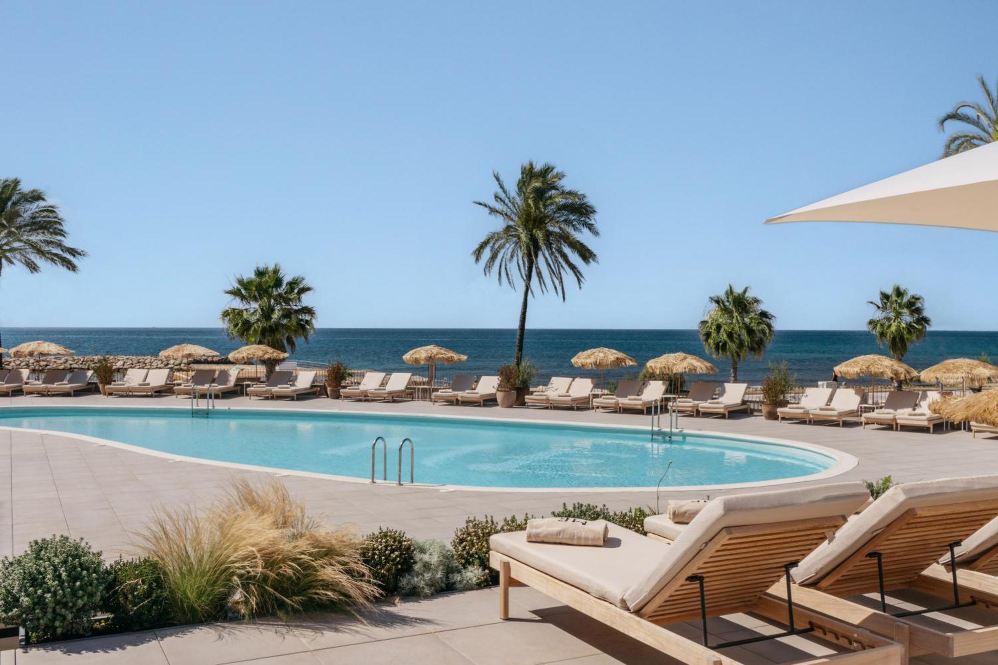 Me Sitges Terramar Hotel Bagian luar foto The pool at the Hotel du Cap-Eden-Roc
