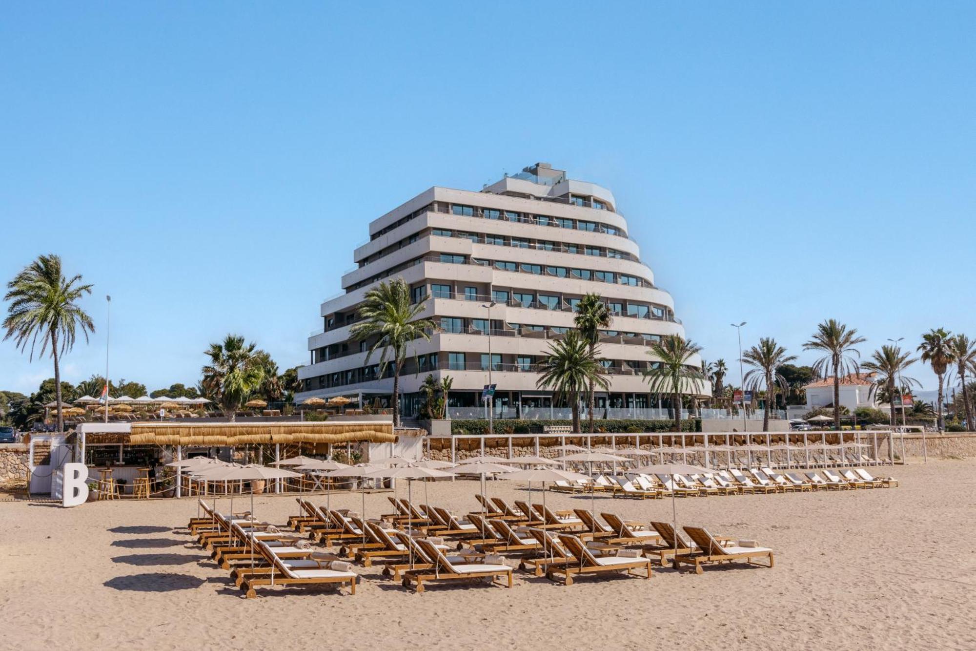 Me Sitges Terramar Hotel Bagian luar foto